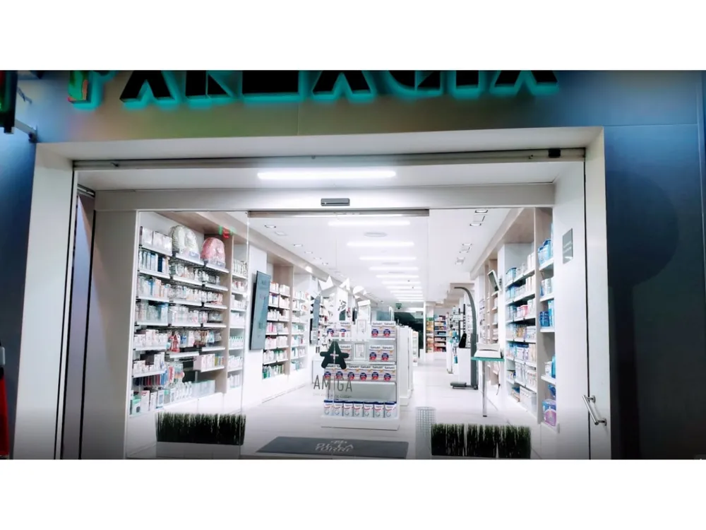 La entrada de la farmacia